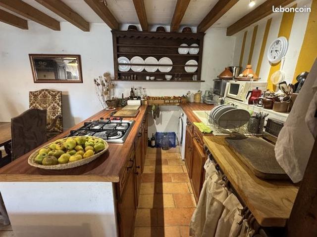 Maison vente à Périgueux, Bouteilles-saint-sébastien