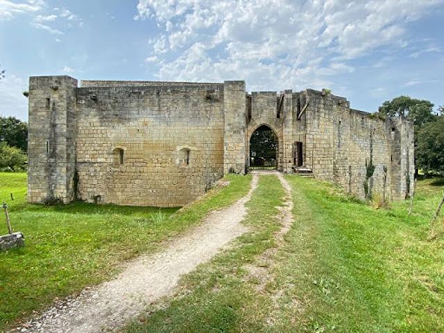 Château vente à Saintes