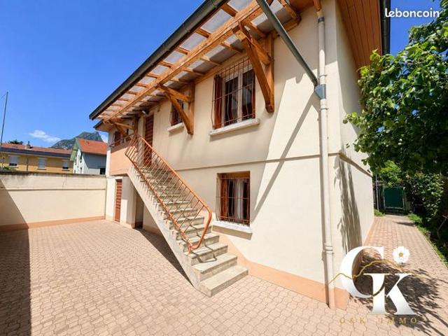 Maison vente à Grenoble, Fontaine