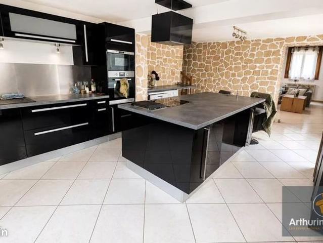 Maison vente à Compiègne, Cuts
