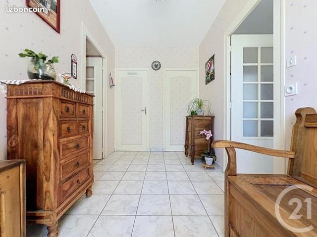 Maison vente à Saint-Jean-d'Angély, Puyrolland