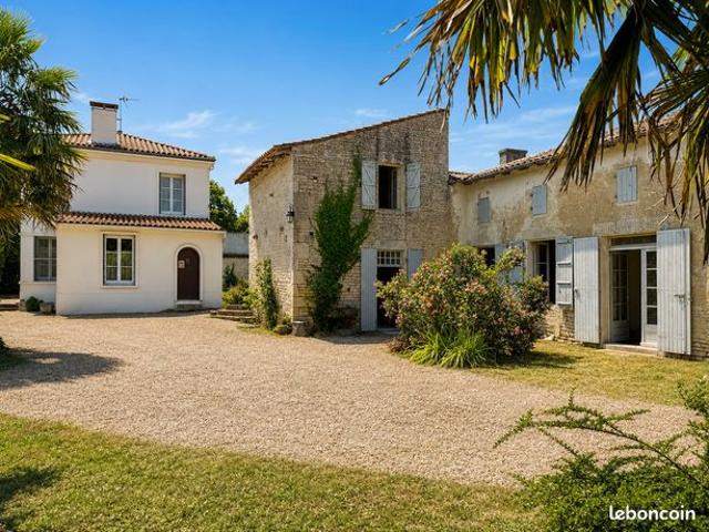 Maison vente à Confolens, Barbezières