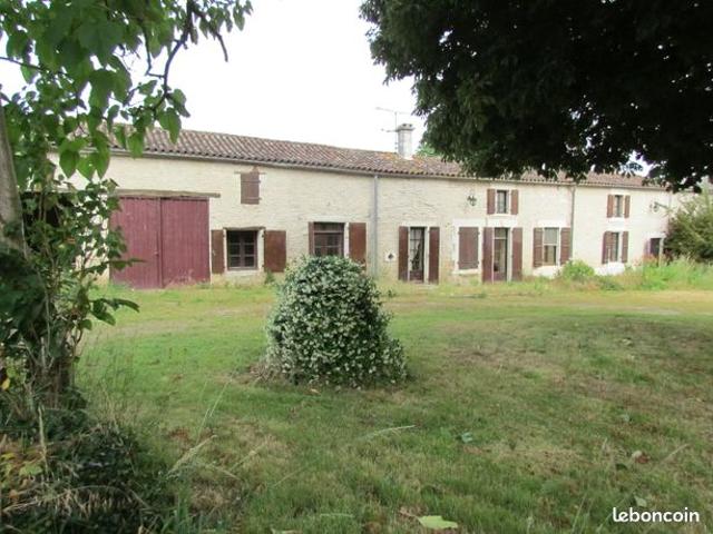 Maison vente à Confolens, Longré