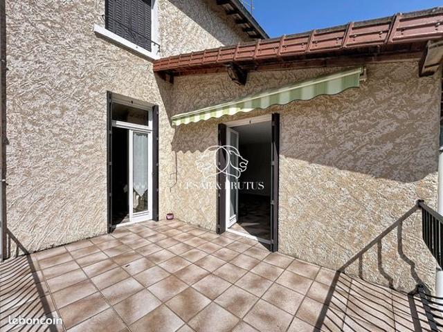 Maison vente à Agen, Cours
