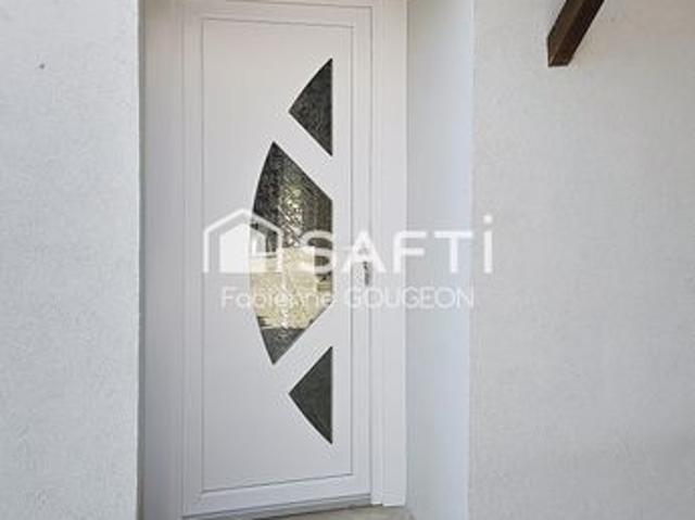 Maison vente à Confolens, Oradour