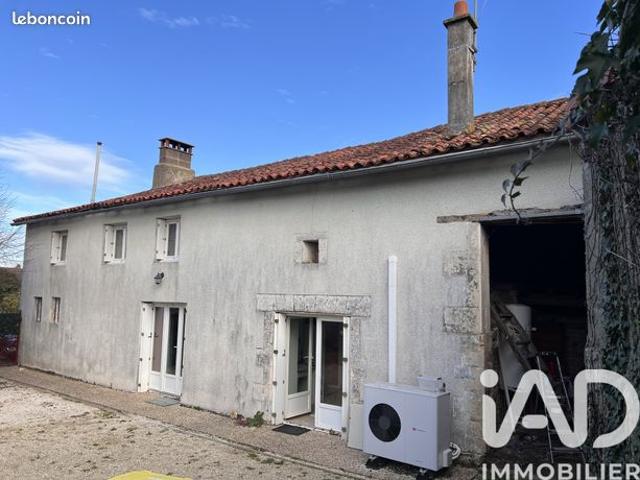 Maison vente à Confolens, Salles-de-villefagnan
