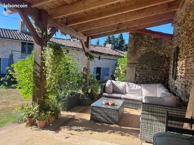 Maison vente à Brux, Vienne