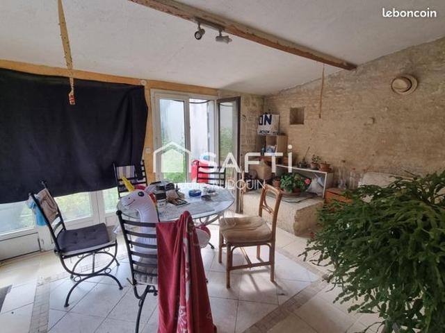 Maison vente à Saint-Jean-d'Angély, Les Touches-de-périgny