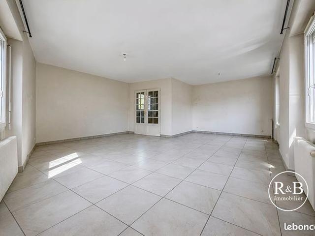 Maison vente à Versailles, Plaisir
