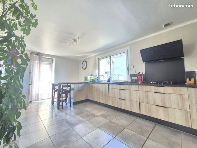 Maison vente à Segré, Candé