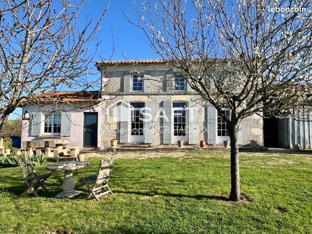 Maison vente à Saint-Jean-d'Angély, Les Eglises-d'argenteuil