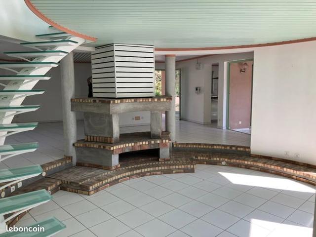 Maison vente à Figeac, Capdenac