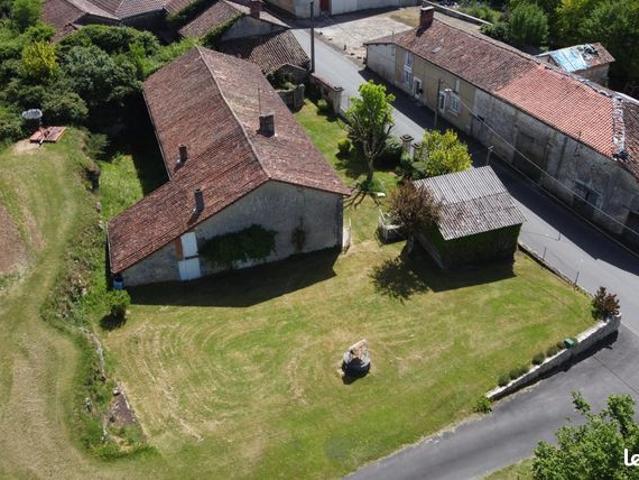 Maison vente à Confolens, Saint-laurent-de-céris