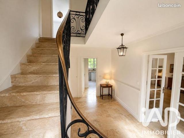 Maison vente à Saint-Germain-en-Laye, Saint-germain-en-laye