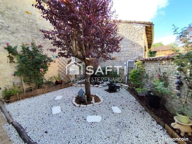 Maison vente à Confolens, Aigre