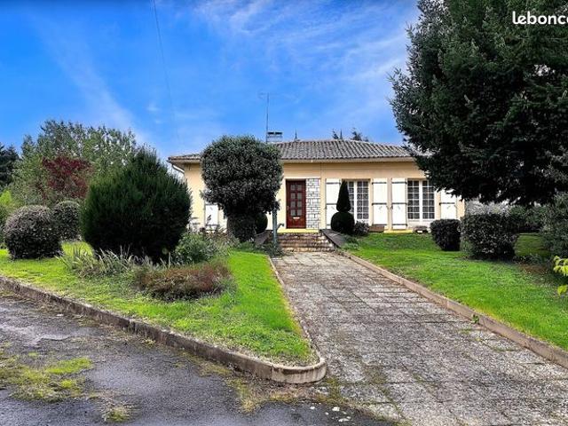 Maison vente à Confolens, Manot