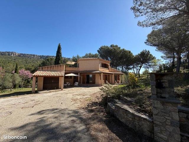 Maison vente à Aix-en-Provence, Châteauneuf-le-rouge