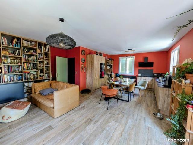 Maison vente à Carpentras, Faucon