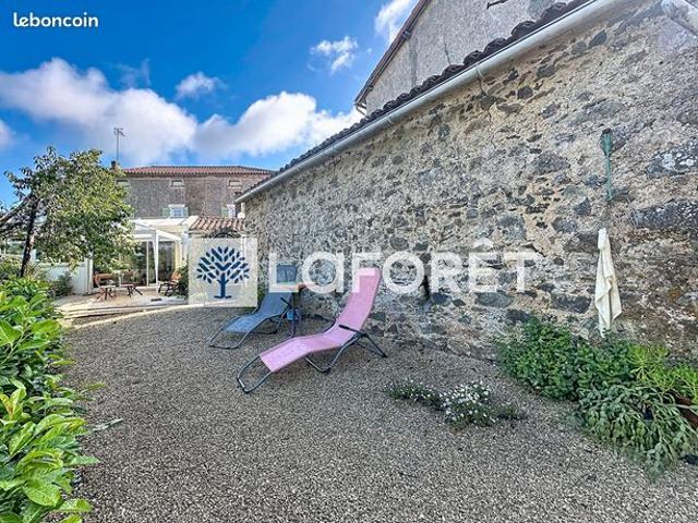 Maison vente à Saint-Paul-en-Gâtine, Deux-Sèvres