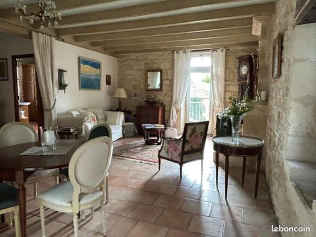 Maison vente à Saint-Jean-d'Angély, Saint-savinien