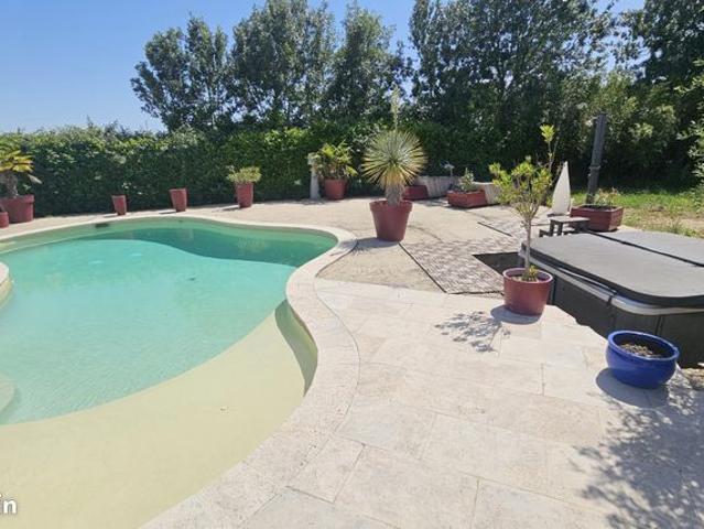 Maison vente à Saint-Jean-d'Angély, Chantemerle-sur-la-soie