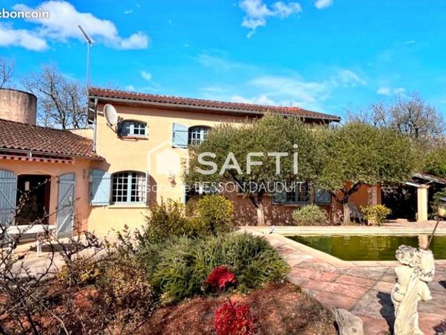 Maison vente à Villefranche-de-Rouergue, Monteils