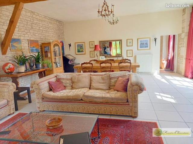 Maison vente à Aigre