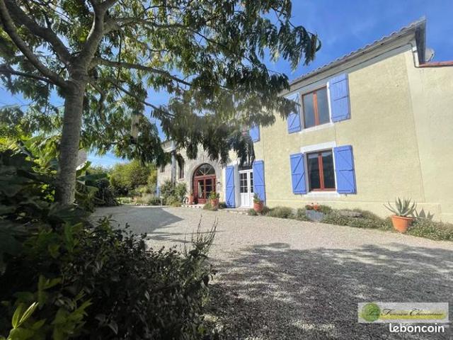 Maison vente à Confolens, Oradour