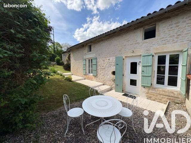 Maison vente à Confolens, Montjean