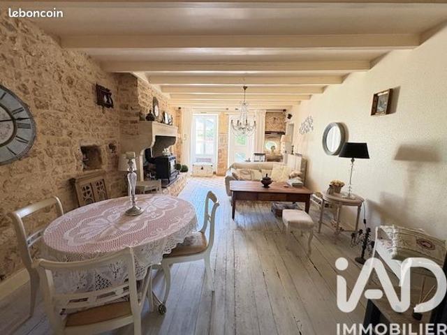 Maison vente à Confolens, Montjean