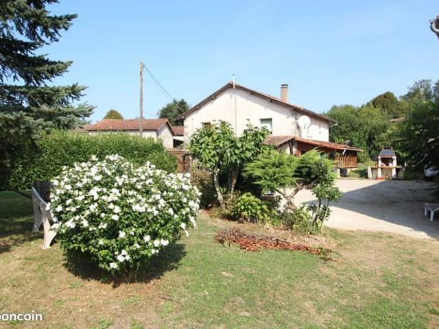 Maison vente à Confolens, Mazerolles
