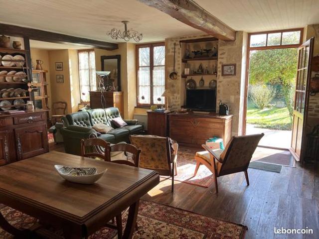Maison vente à Saint-Jean-d'Angély, Néré