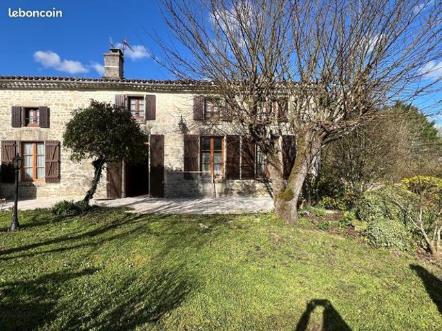 Maison vente à Saint-Jean-d'Angély, Néré