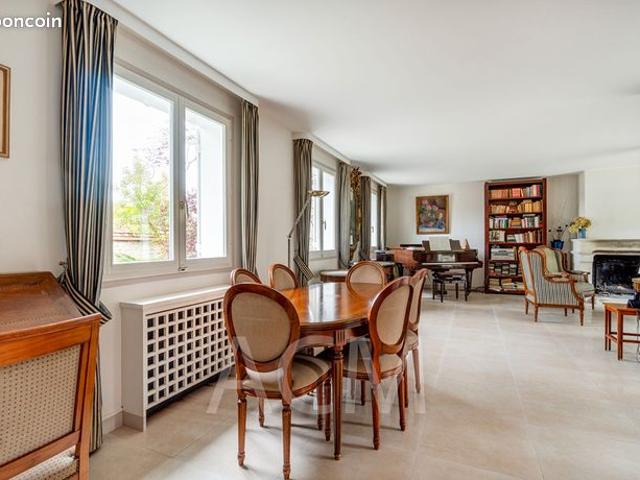 Maison vente à Saint-Germain-en-Laye, Le Mesnil-le-roi