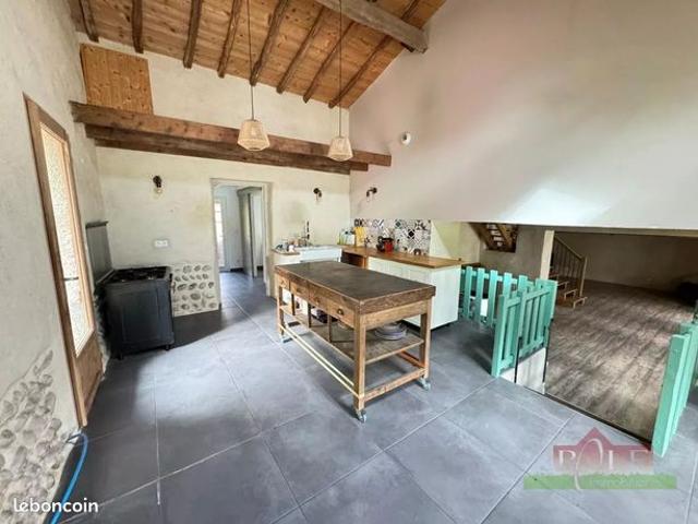 Maison vente à Vienne, Cour-et-buis
