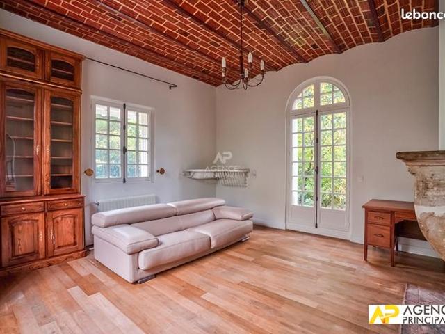 Maison vente à Le Mesnil-le-roi