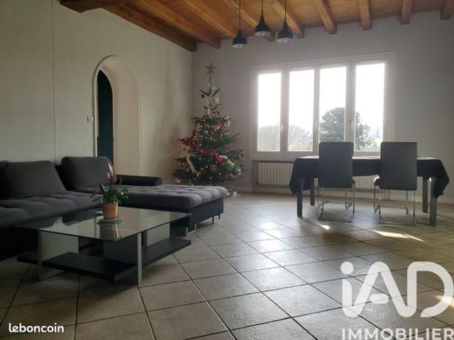 Maison vente à Fontenay-le-Comte, Cheffois
