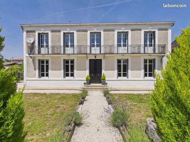 Maison vente à Confolens, Barbezières