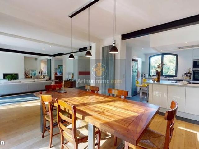 Maison vente à Saint-Germain-en-Laye, L'etang-la-ville