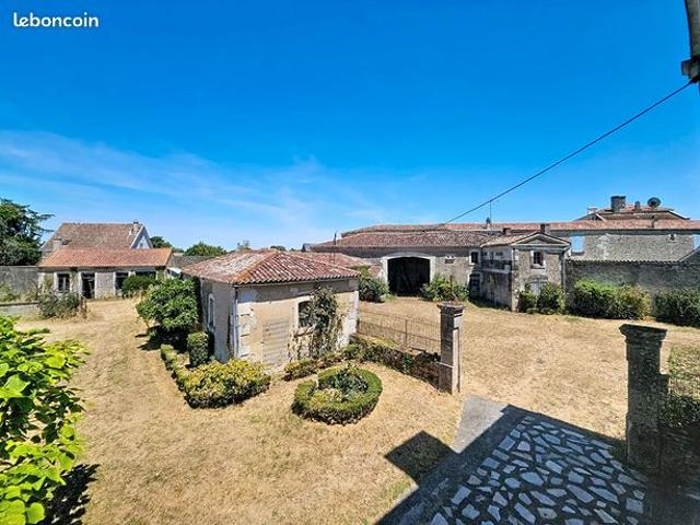 Maison vente à Saint-Hilaire-des-Loges, Vendée