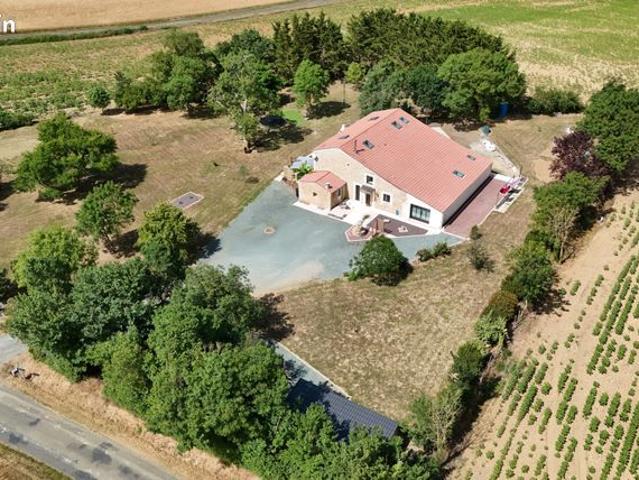 Maison vente à Fontenay-le-Comte, Sainte-pexine