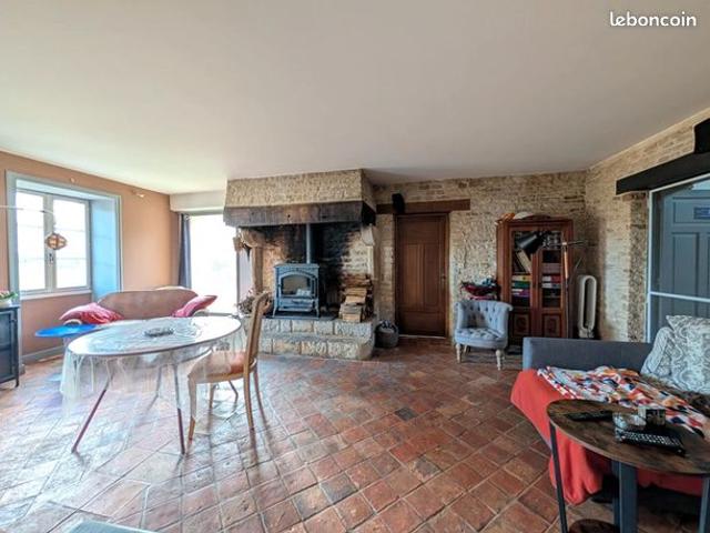 Maison vente à Confolens, Saint-coutant