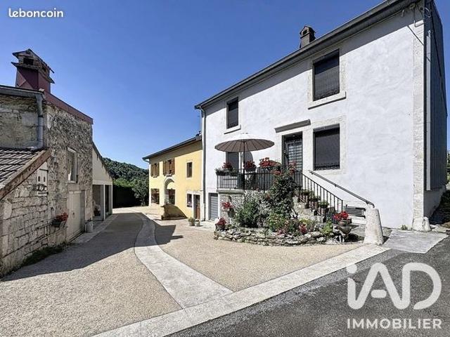 Maison vente à Saint-Claude, Crenans