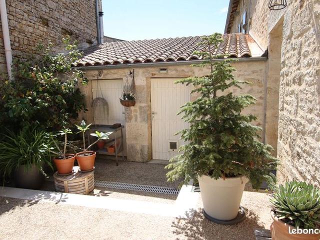 Maison vente à Azay-le-Brûlé, Deux-Sèvres