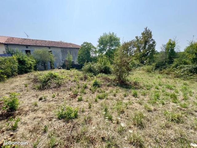 Maison vente à Manot, Charente