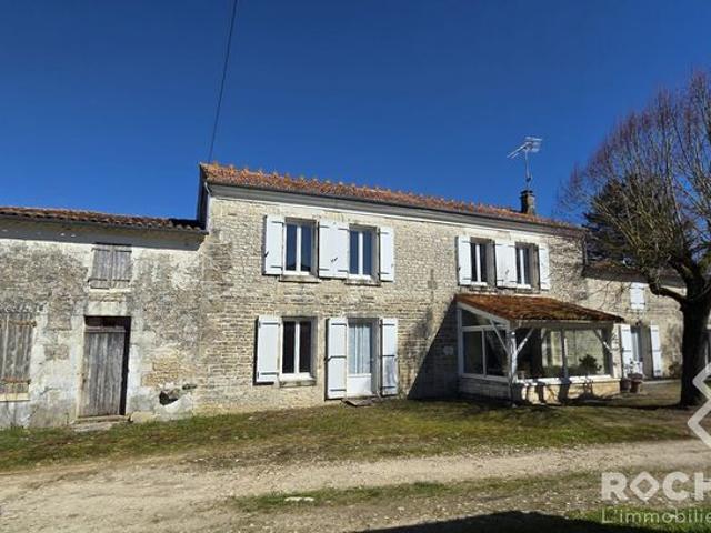 Maison vente à Saint-Jean-d'Angély, Paillé