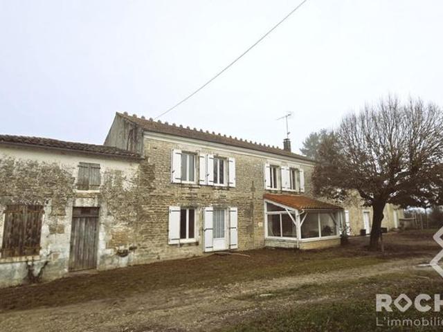Maison vente à Saint-Jean-d'Angély, Paillé