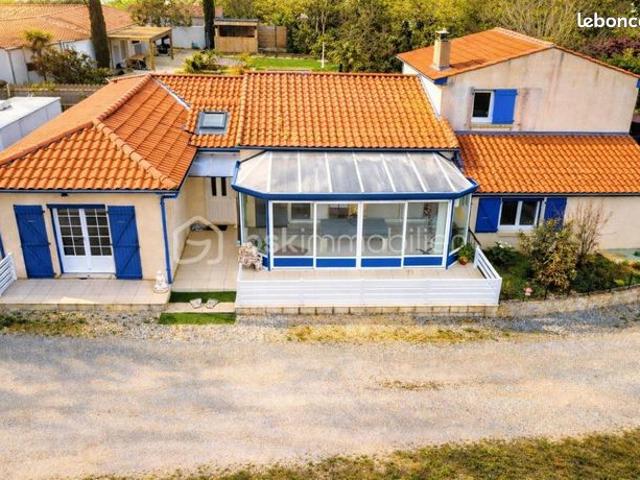 Maison vente à Aubusson, Charron