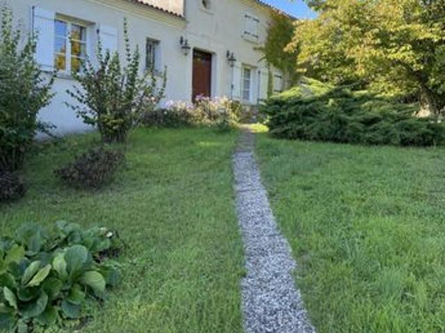 Maison vente à Confolens, Saint-amant-de-boixe
