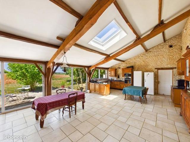 Maison vente à Confolens, Salles-de-villefagnan